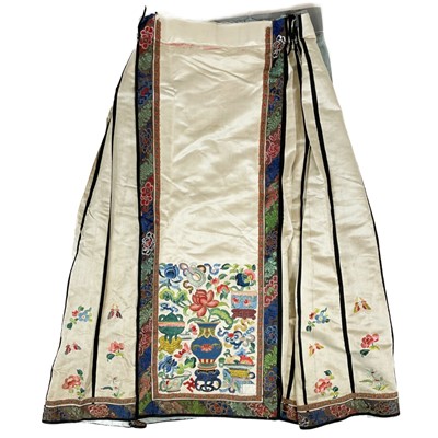 Lot 697 - An attractive Chinese silk embroidered pleated skirt, 19th century.