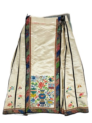 Lot 697 - An attractive Chinese silk embroidered pleated skirt, 19th century.
