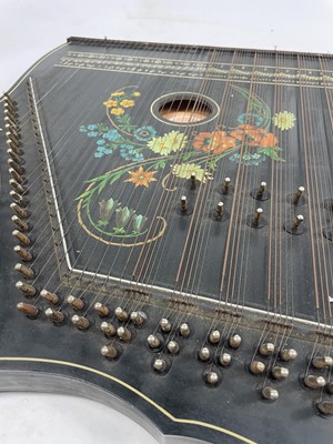 Lot 112 - A rare Musima Markneukirchen zither.