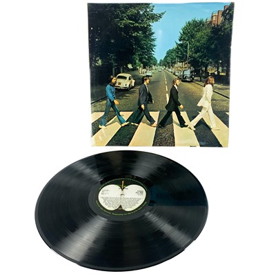 Lot 47 - An excellent collection of 12" vinyl albums.
