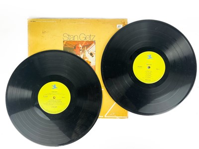 Lot 15 - Jazz. Sixteen 12" long players.