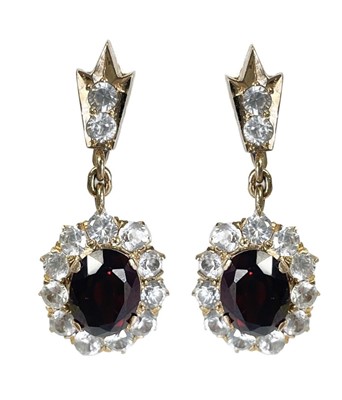 Lot 9 - An attractive 14ct gold (tested) white sapphire and garnet cluster demi-parure.