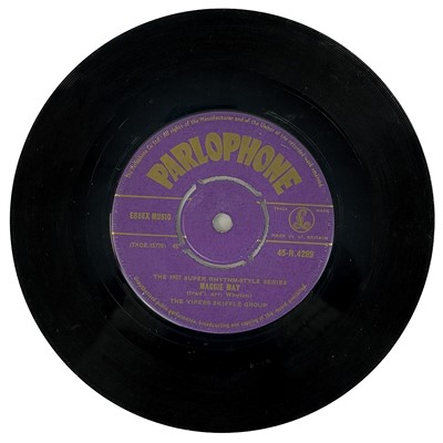 Lot 12 - The Vipers Skiffle Group, Cumberland Gap/Maggie May 7" single.