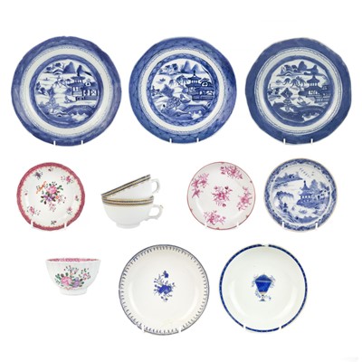 Lot 258 - A selection of various Chinese porcelain, 18th century.