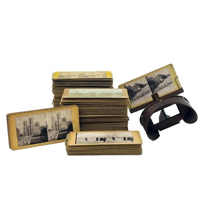 Lot 151 - A stereoscopic viewer and approximately 190 cards.