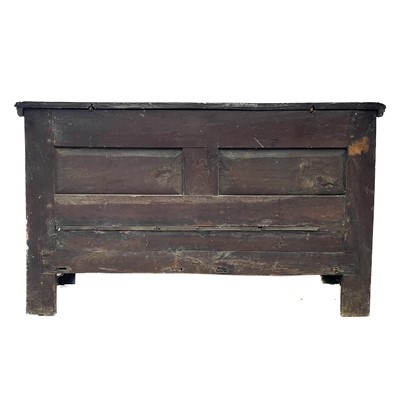 Lot 130 - An oak joined small mule chest.