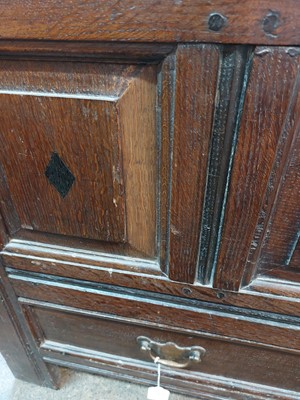 Lot 130 - An oak joined small mule chest.