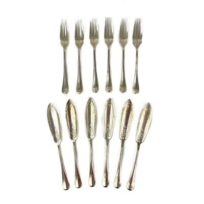 Lot 304 - An Edwardian silver fish knife and fork set for six by Cooper Brothers & Sons.