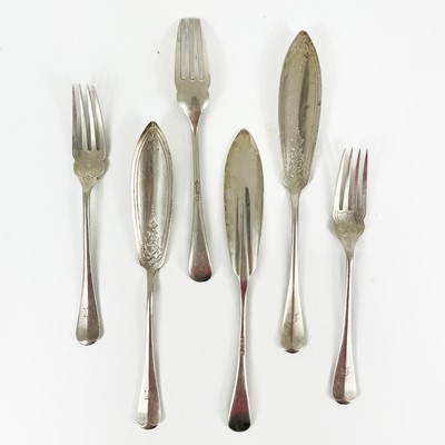 Lot 304 - An Edwardian silver fish knife and fork set for six by Cooper Brothers & Sons.