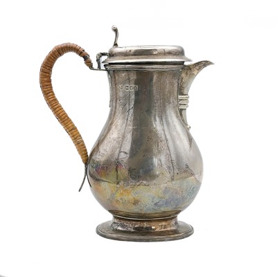 Lot 88 - A George V silver hot water pot by Lambert & Co.