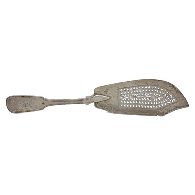 Lot 60 - A William IV silver fiddle thread pattern fish serving slice by William Eaton.