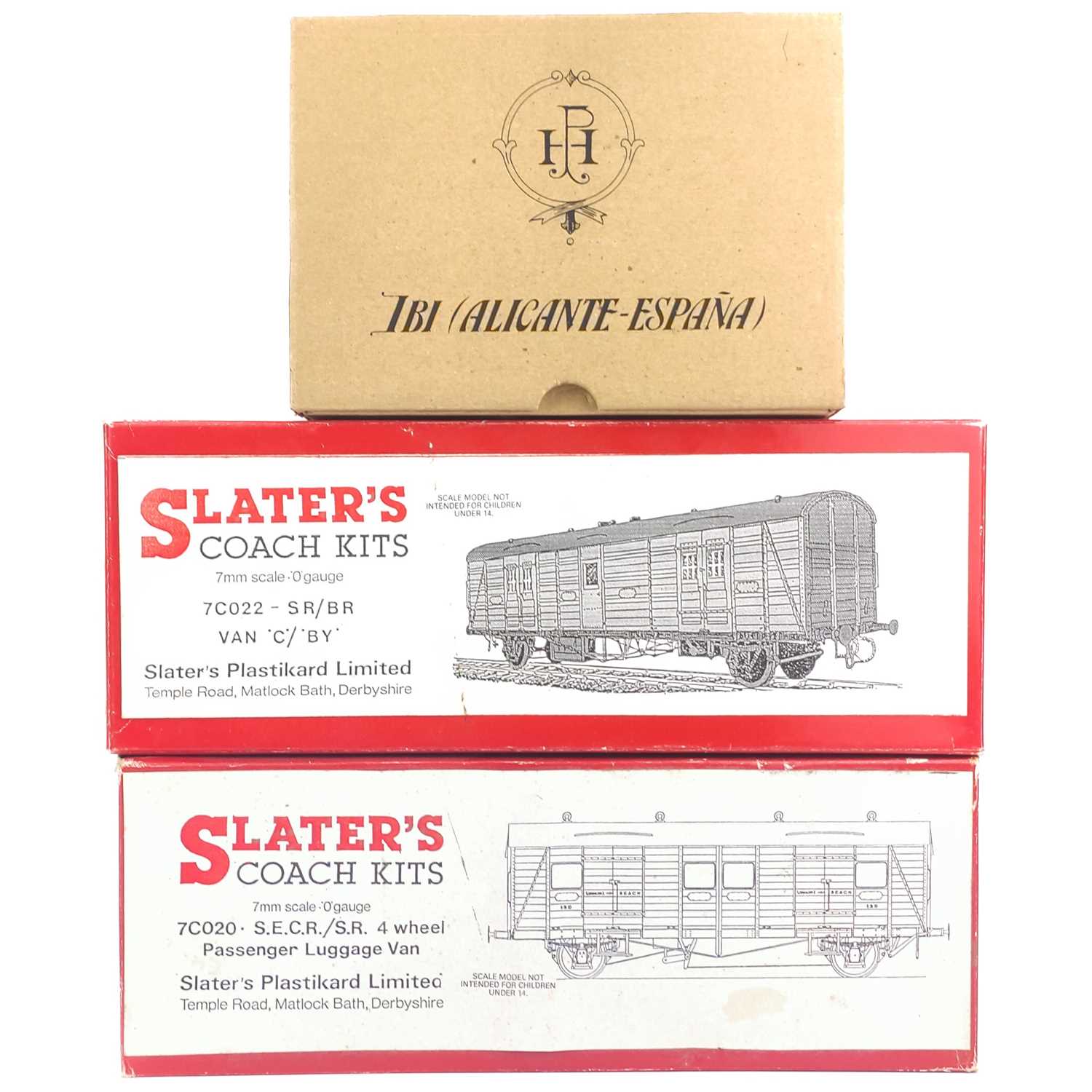 Lot 670 - "0" gauge Southern Railway 4 wheel passenger luggage van & "C"/"BY" van + a "Fyffes" banana van (x3)