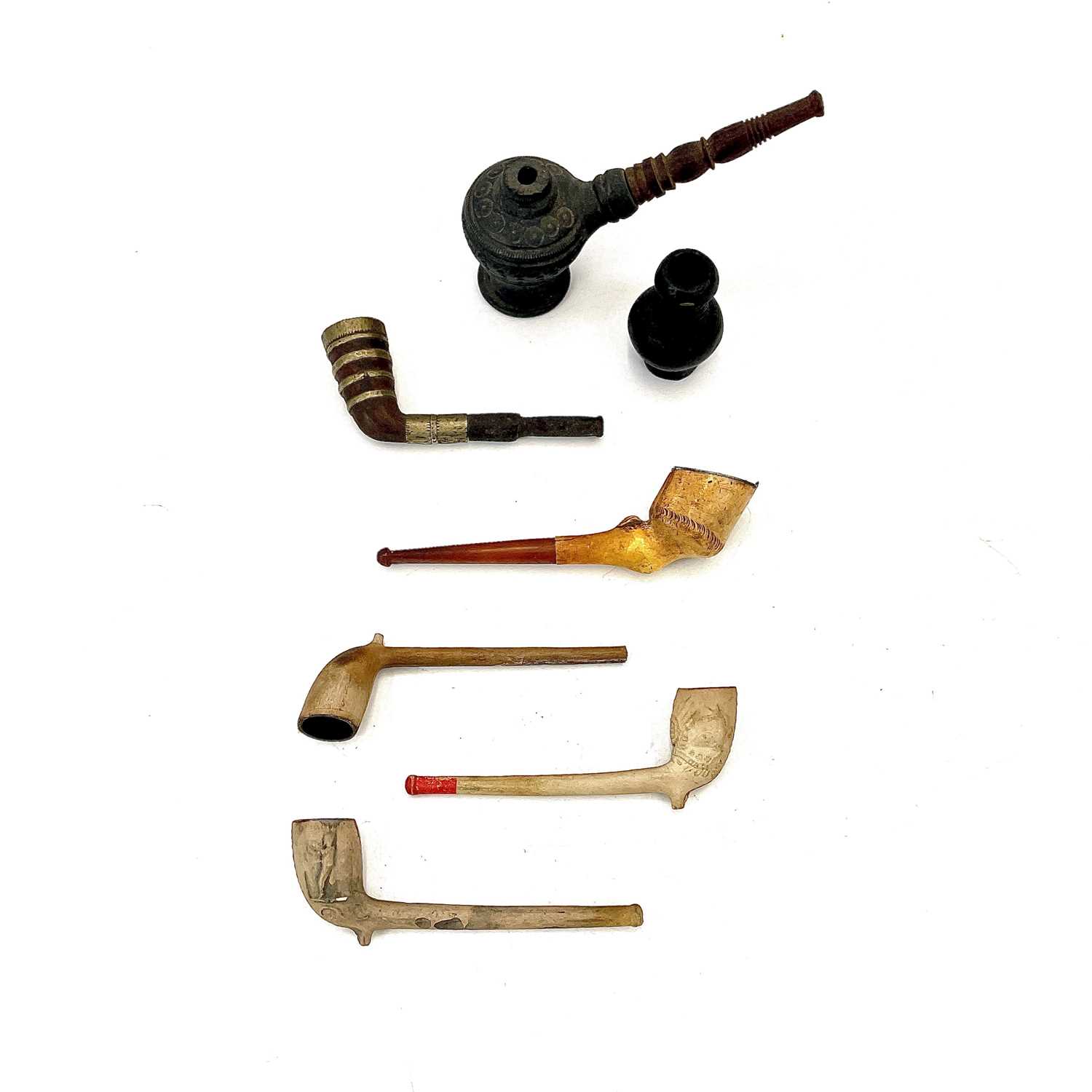 Pipe Collection Lot Lot 29 - Six assorted pipes.