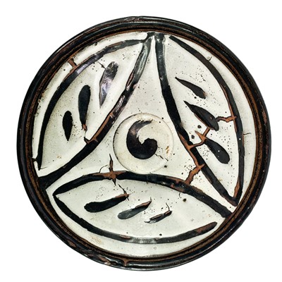 Lot 878 - Joe FINCH (1947) A lidded bowl.