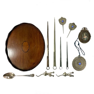 Lot 139 - A collection of plated wares and other items.