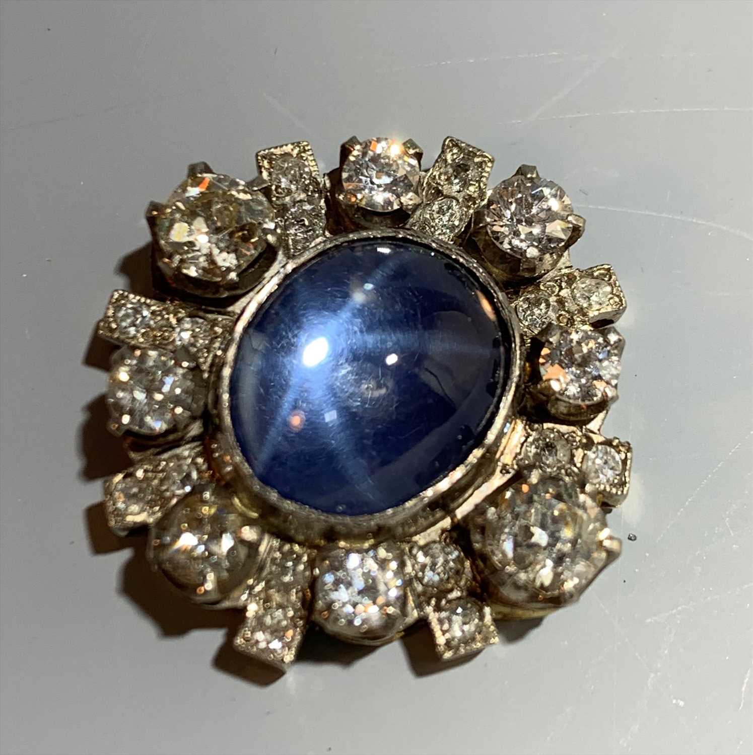 Lot 2627 - https://youtu.be/ivwqd0pE5eo A sapphire and...