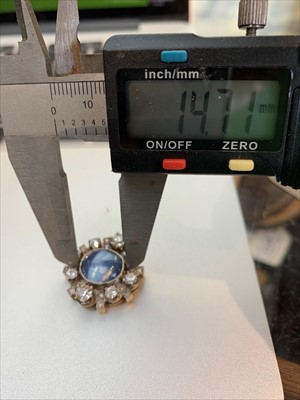 Lot 2627 - https://youtu.be/ivwqd0pE5eo A sapphire and...