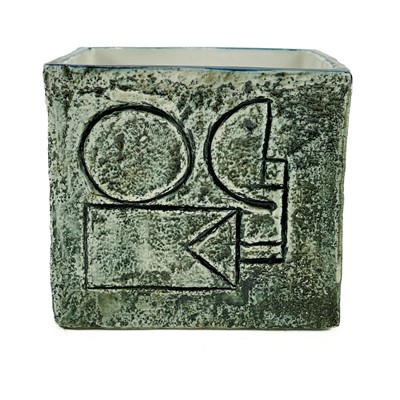 Lot 466 - A small Troika cube vase.