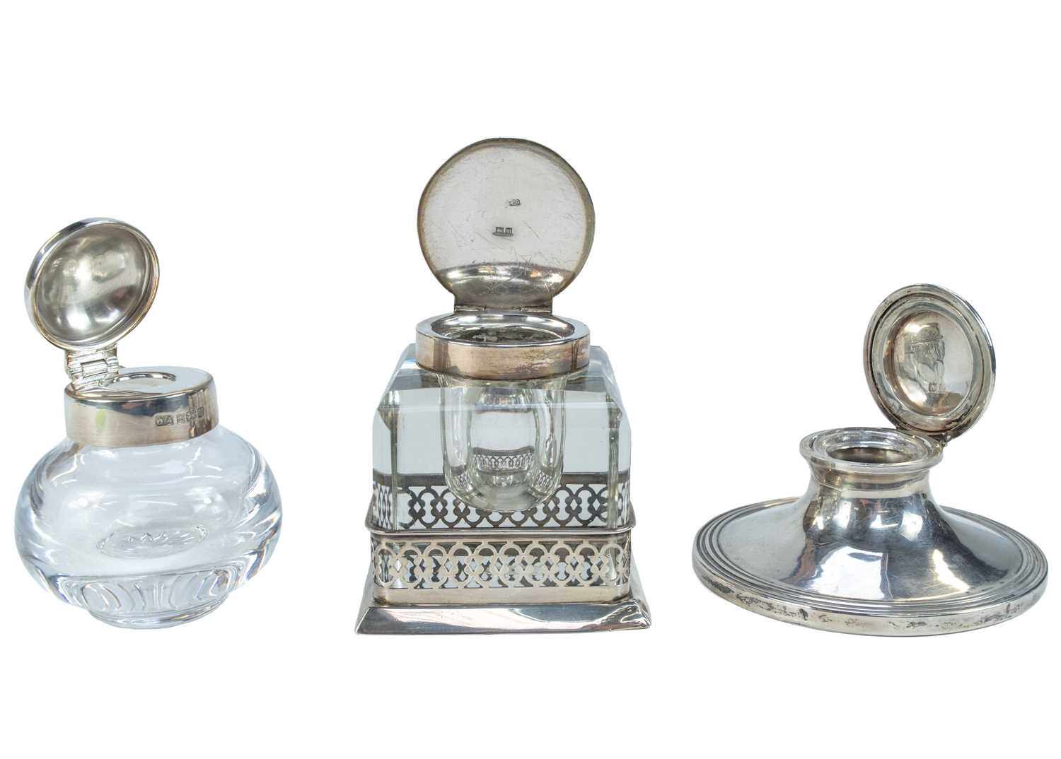 Lot 17 - A silver capstan inkwell.