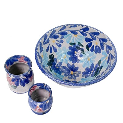 Lot 277 - A studio pottery bowl by Jo Lord.