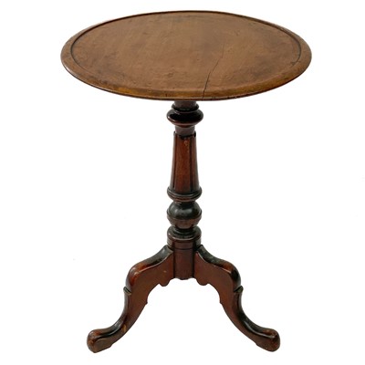 Lot 1940 - A 19th century circular mahogany tripod table.