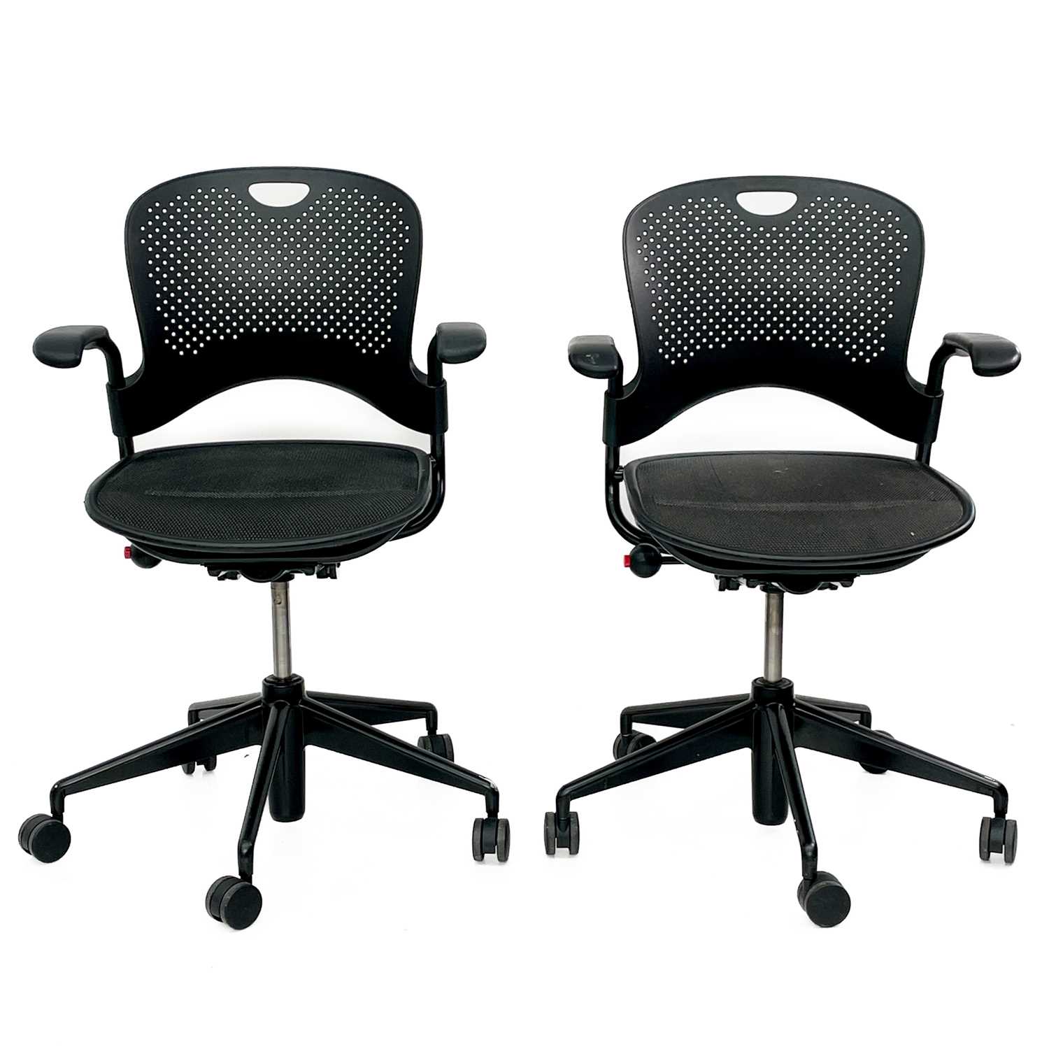 Lot 482 - A pair of Herman Miller Caper Multipurpose Task Chairs