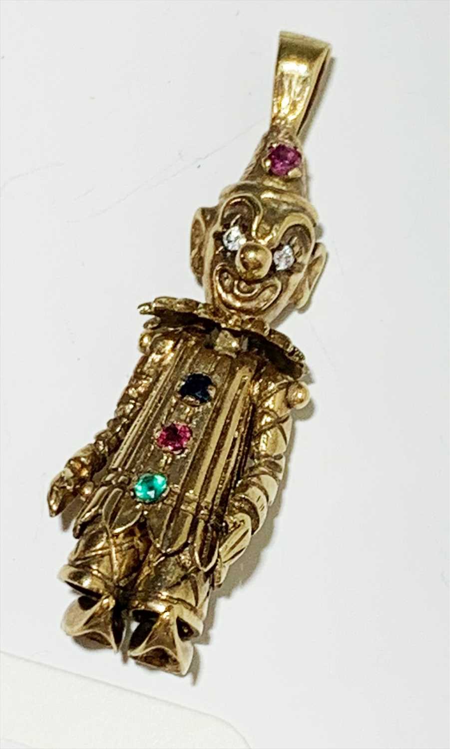 9ct gold articulated clown pendant