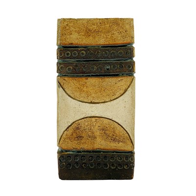 Lot 596 - Michael Cardew Winchcombe pottery pot and lid.