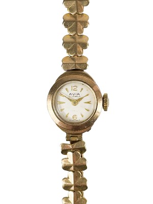 Lot 170 - An Avia 1960's 9ct gold lady's manual wind bracelet wristwatch.