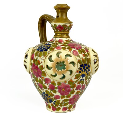 Lot 110 - A Fischer Budapest porcelain flagon.