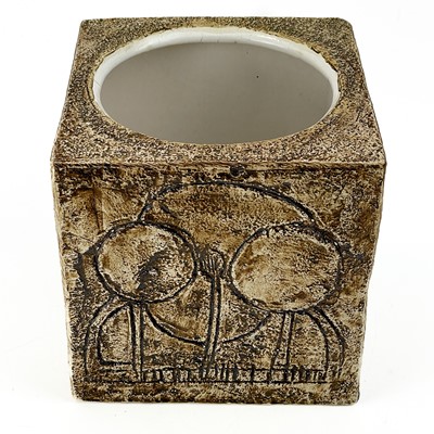 Lot 422 - A Troika cube vase.