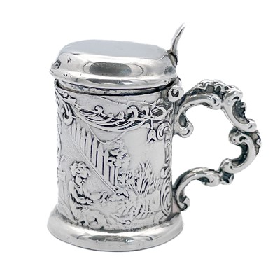 Lot 159 - An unusual Edwardian silver thimble stein by Boaz Moses Landeck.