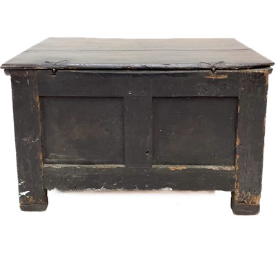 Lot 116 - An 18th century small oak coffer.